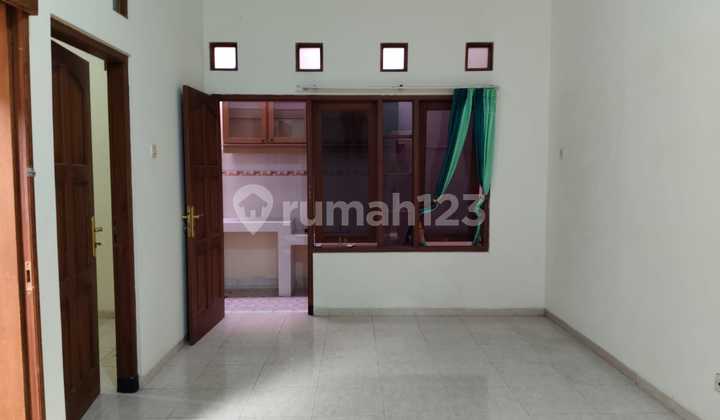 Nice House in Cluster with Car Passing Inside Ringroad Depok Maguwoharjo Sleman Yogyakarta