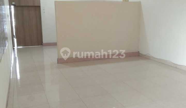 Strategic 3-Story Shop House in Rejowinangun, Yogyakarta City 2