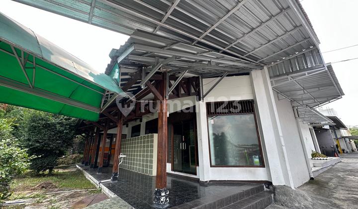 Office Building Business Space with Extensive Parking in Mlati, Sleman, Yogyakarta