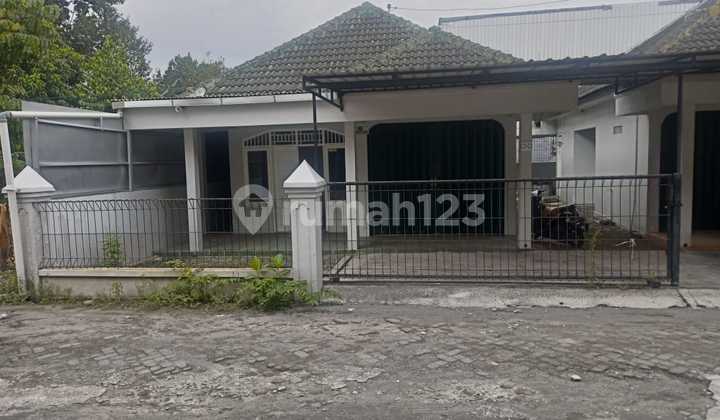 Rumah Bagus Di Jalan Kaliurang KM 6 Mlati Sleman Dekat Kampus UGM Yogyakarta Rumah Bagus Di Jalan Kaliurang KM 6 Mlati Sleman Dekat Kampus UGM Yogyakarta