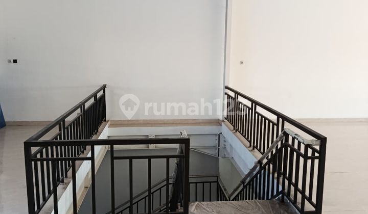 New 3-Story Shop House for Rent in Mlati Sleman Yogyakarta, Office Area. 2