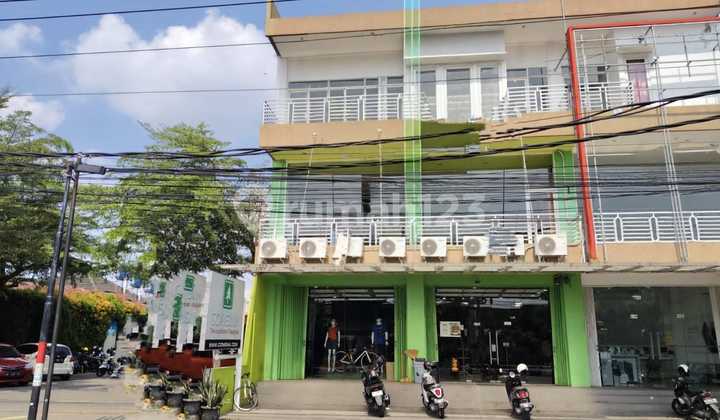 3-Storey Shophouse for Rent near Amplaz Depok Sleman Yogyakarta City