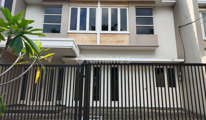 Jual Sewa Rumah di Putat Indah Tengah Surabaya  1