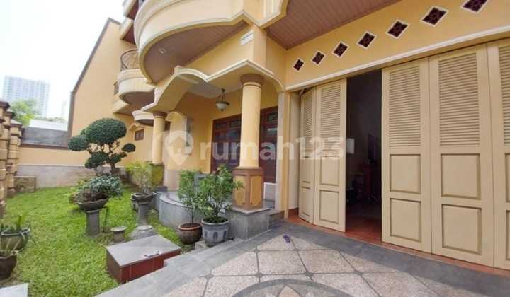 Mewah Rumah Full Furnished Pakuwon City  2