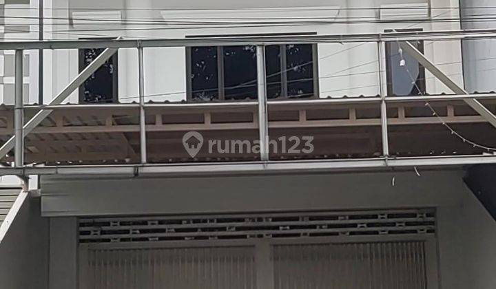 Ruko 3 Lantai Raya Laban Menganti Disewakan  1