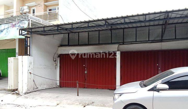 Ruko Raya Manukan Area Ramai Padat Penduduk  1