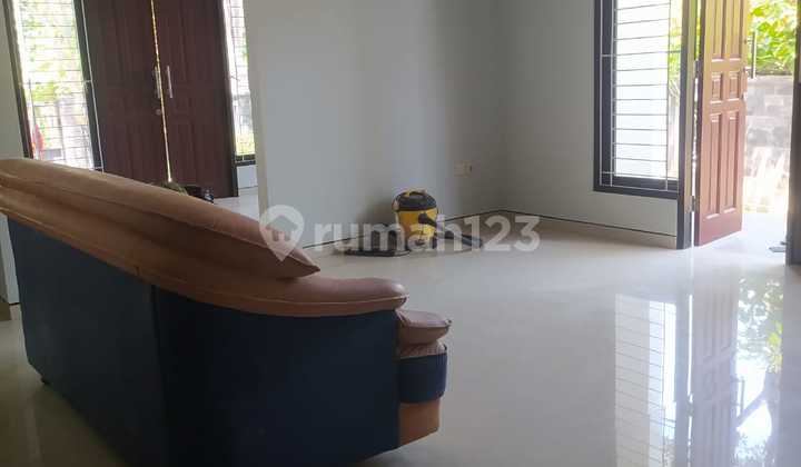 Rumah Siap Huni Klampis Surabaya Disewakan Rumah Siap Huni Klampis Surabaya Disewakan