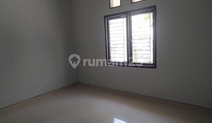 Rumah Siap Huni Klampis Surabaya Disewakan  2