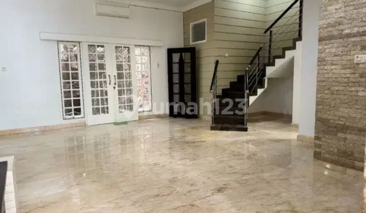 American Classic Rumah Pakuwon City For Sale or Rent