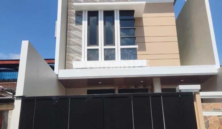 New Minimalist House Darmo Indah Surabaya New Minimalist House Darmo Indah Surabaya