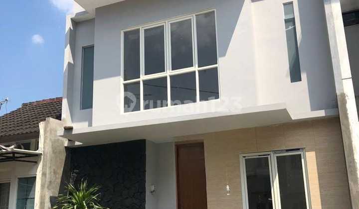 Minimalist 2-Story House in Bukit Palma 2