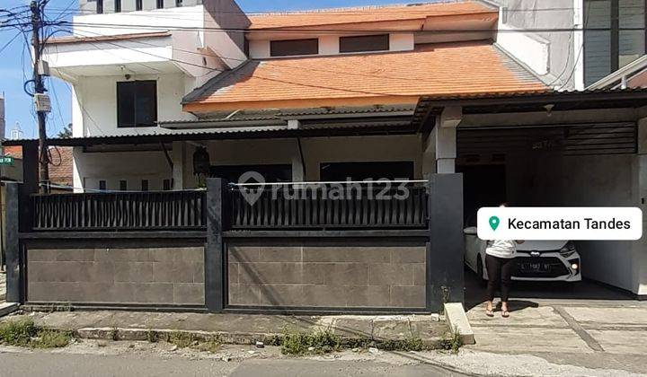 Rumah 3 Lantai Siap Huni Terawat di Manukan  1