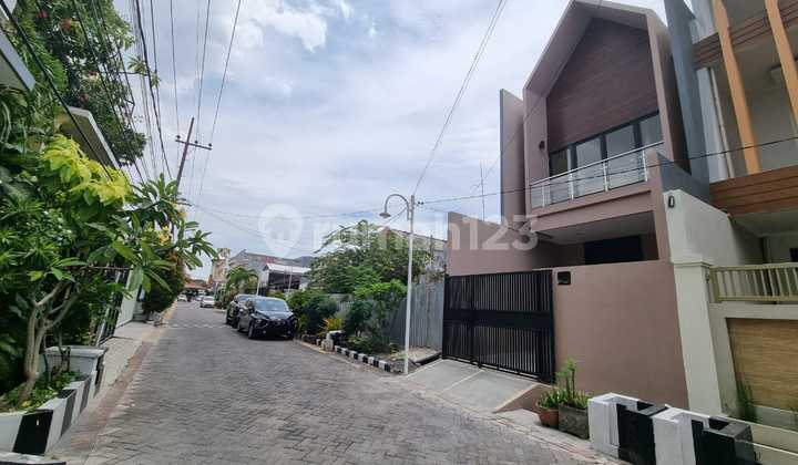 Rumah Scandinavian Baru Gress di Mulyosari  2