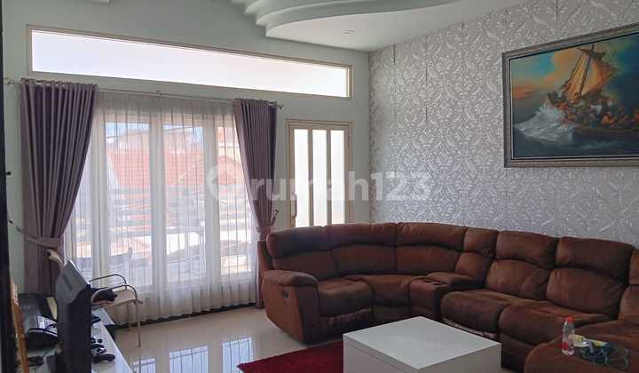  Rumah Terawat 2.5 Lantai di Pantai Mentari Jual Cepat