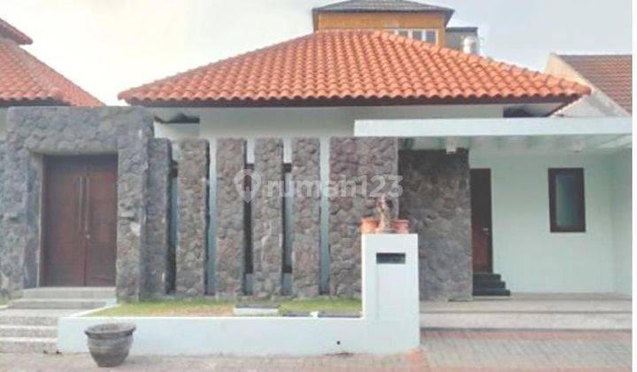  Rumah Type Villa di Pantai Mentari Ada Kolam Renang 1