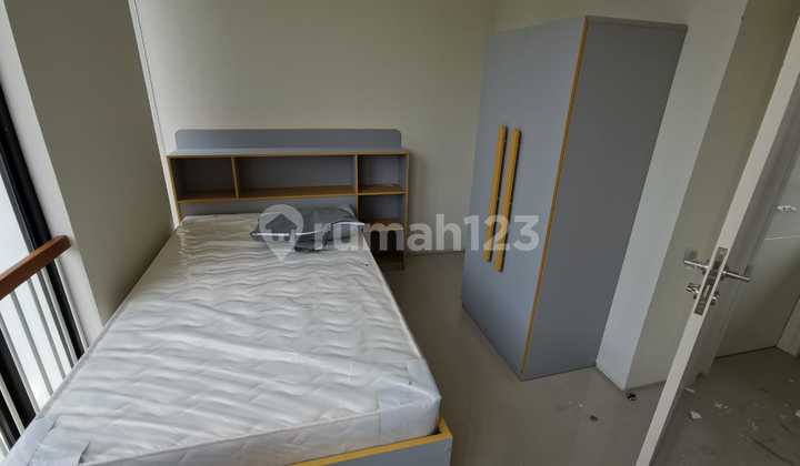 Rumah 2 Lantai Terawat di Northwest Hill Citraland 