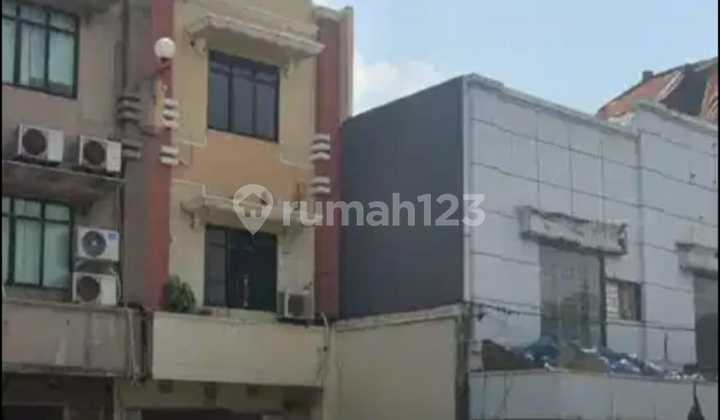 Harga bawah pasar unit langka Ruko Tengah Kota Surabaya 