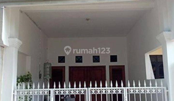 Rumah Terawat 2 Lantai di Dukuh Kupang Surabaya  1