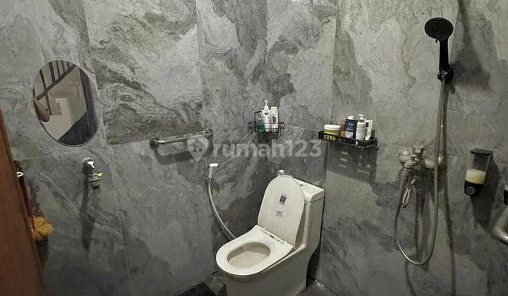 kamar mandi rumah full furnished wisma menanggal