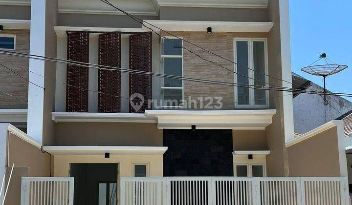 Rumah Manyar Komplek Elit Dekat Raya Meer 1