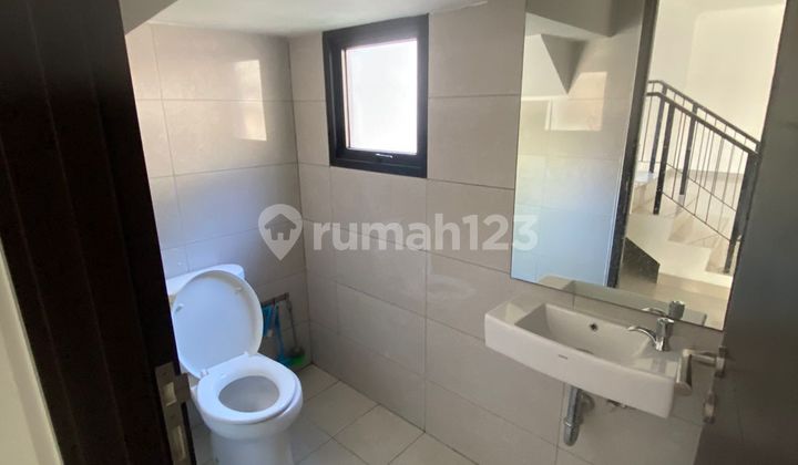 Disewakan Rumah Bagus Minimalis Modern Semi Furnish 2