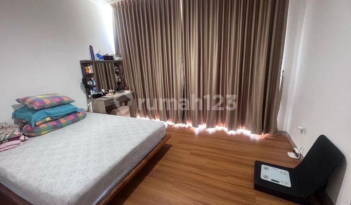 Dijual Rumah Minimalis Modern 3 Lantai Full Furnish