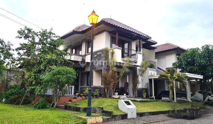 Rumah 2 Lantai Bagus Furnished di Kota Baru Parahyangan, Bandung 2