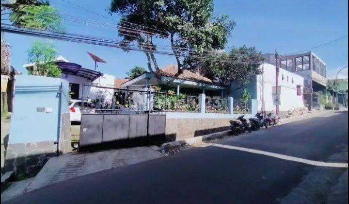 Di jual 2 rumah berdampingan,kost kostan dan rumah tingal 1