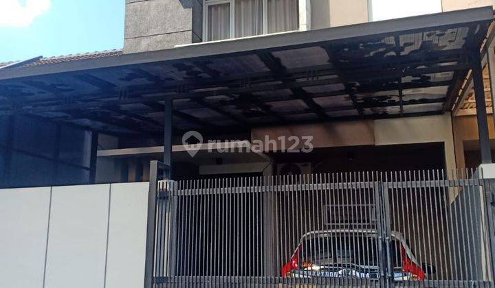 Jual Rumah Bagus 2 Lantai Siap Huni Dalam Komplek 1