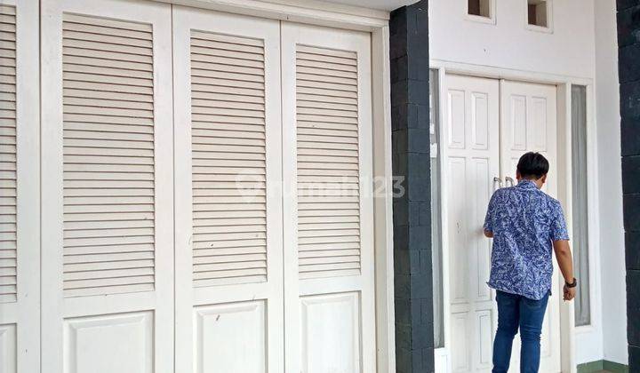 Rumah mewah hook bagus 2 lantai siap huni  2