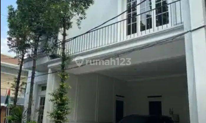 Jual segera rumah mewah semi clasic 2 lantai siap huni 1