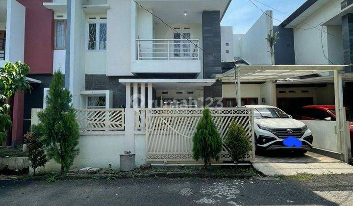 Jual rumah townhouse 2 lantai siap huni di margacinta 1