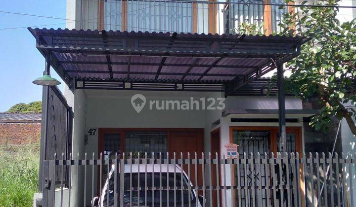 Jual Rumah Minimalis 2 Lantai Bagus Siap Huni 1