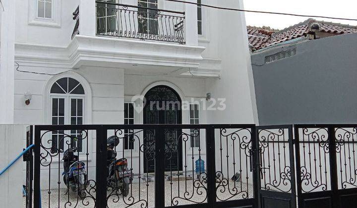 Jual Rumah Baru Dengan Model American Classic Siap Huni 2