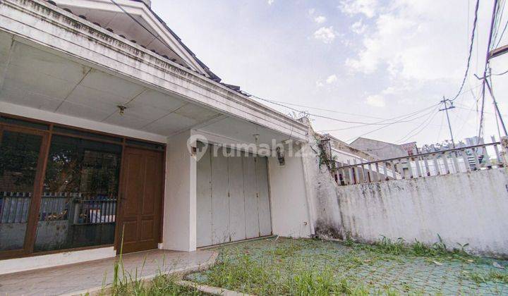 Rumah Lama 1,5 Lantai Yang Terawat Siap Untuk Dihuni 2