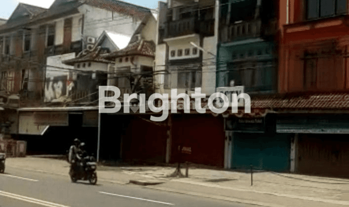 3-storey shophouse in strategic location on the main Jalan Raya Buluh Indah Denpasar Bali 2