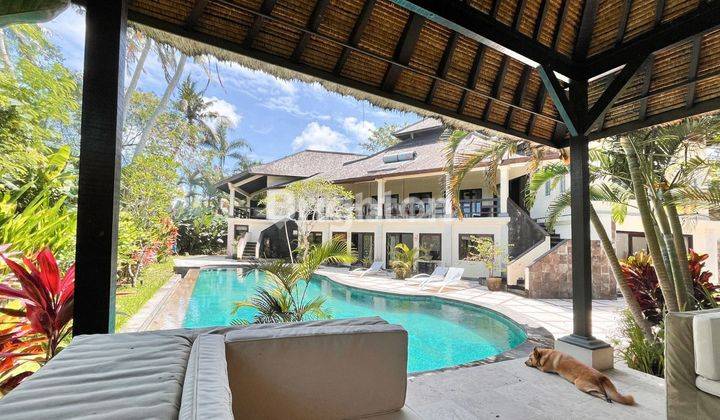 6 BR Villa in Tumbak Bayuh Badung Bali 1