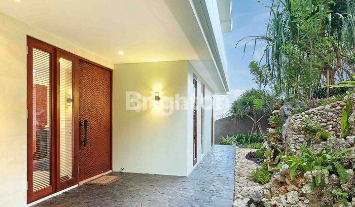 FOR SALE FREEHOLD 3 BEDROOM VILLA WITH OUTSTANDING PANORAMIC VIEW AT PADANG-PADANG BEACH 2