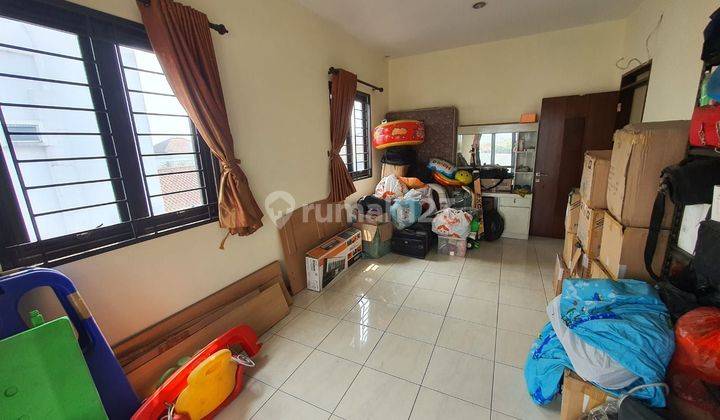 Ruko 2 lantai di mainroad di Taman kopo indah 2