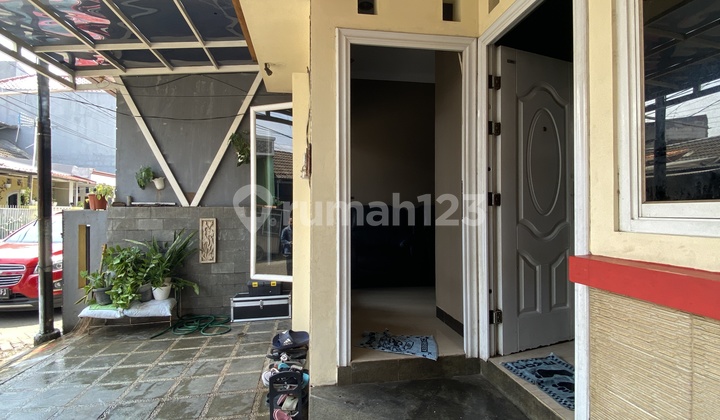 Nice House With Rooftop Bathtub in the Duren Jaya Bekasi Housing Complex 2