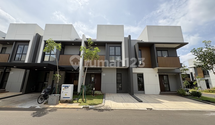 For Rent: House in Summarecon Crown Gading with Kitchen Set and AC For Rent: House in Summarecon Crown Gading with Kitchen Set and AC