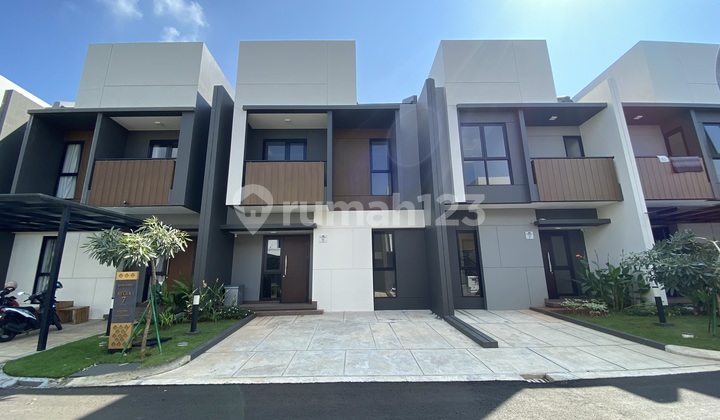 Disewakan Rumah Baru lebar 7 di Regia Residence Summarecon Crown Gading 1