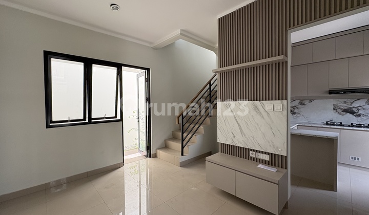 For Rent: House in Summarecon Crown Gading with Kitchen Set and AC For Rent: House in Summarecon Crown Gading with Kitchen Set and AC