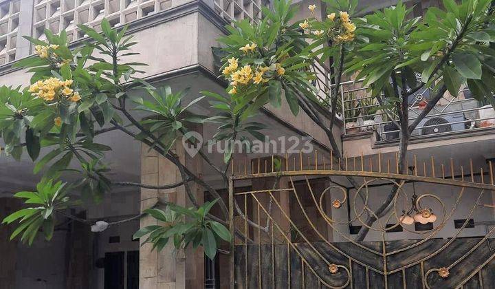 Rumah 2 Lantai Mewah di Jakarta Hanya 1,7 M Banyak Peminat 1
