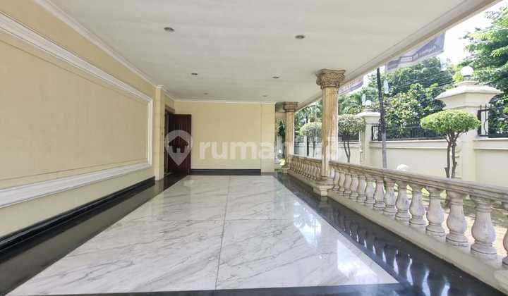 Dijual Rumah Mewah Jalan Raya Jemur Andayani Surabaya M Cocok untuk Komersial 2