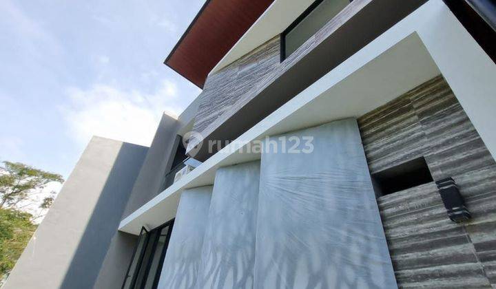 Rumah Citraland Surabaya 3 Lantai ada Kolam Renang Baru Gress 2