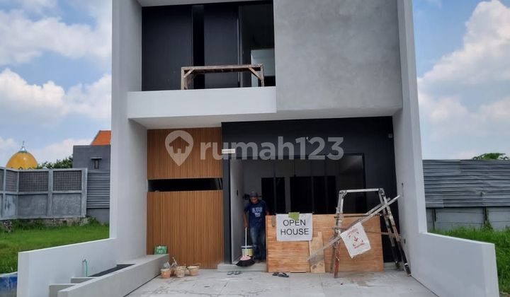 Rumah Baru di Citraland Surabaya 3 Lantai Rooftop Balcony