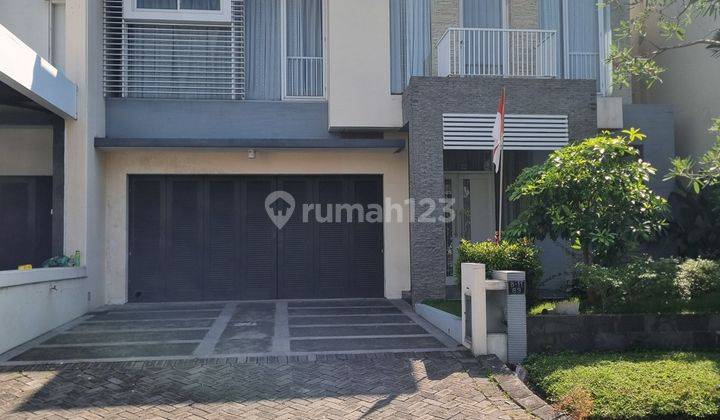 Rumah Royal Residence Wiyung Surabaya Ada Kolam Renang Pribadi 1