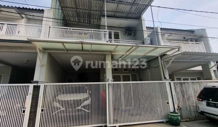 Full Furnish Dijual Rumah Wiyung Babatan Pratama 2 Lantai Full Furnish Dijual Rumah Wiyung Babatan Pratama 2 Lantai