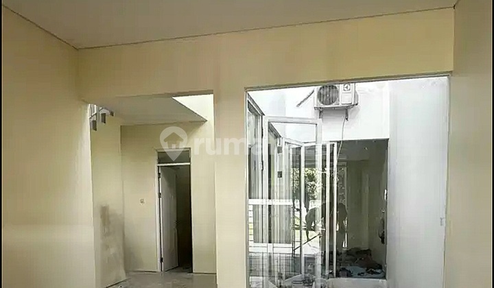 Rumah Sudah Renovasi 2 Lantai di Royal Residence, Wiyung